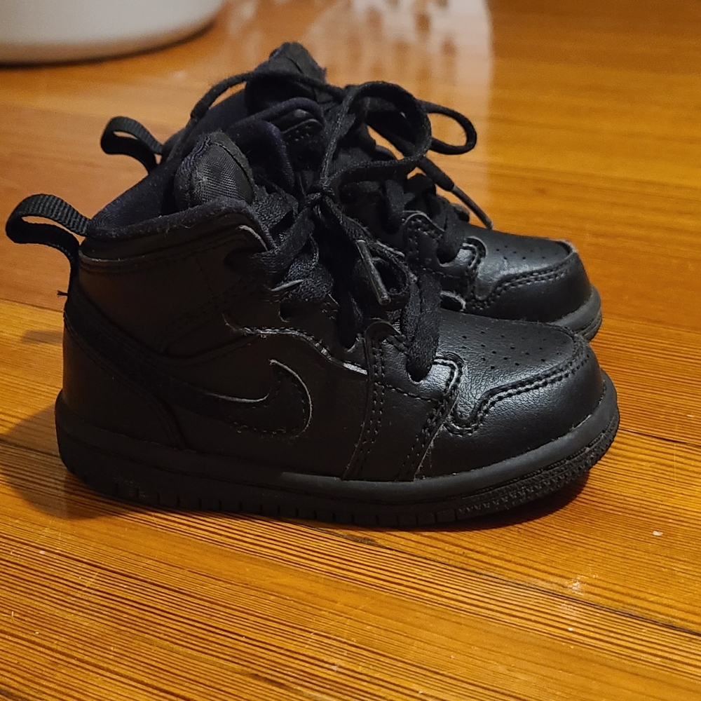 Nike Jordan 1 Mid